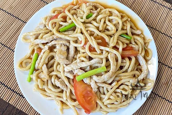 Лапша жареная со свининой