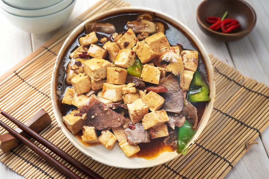 Мапо тофу с говядиной и грибами